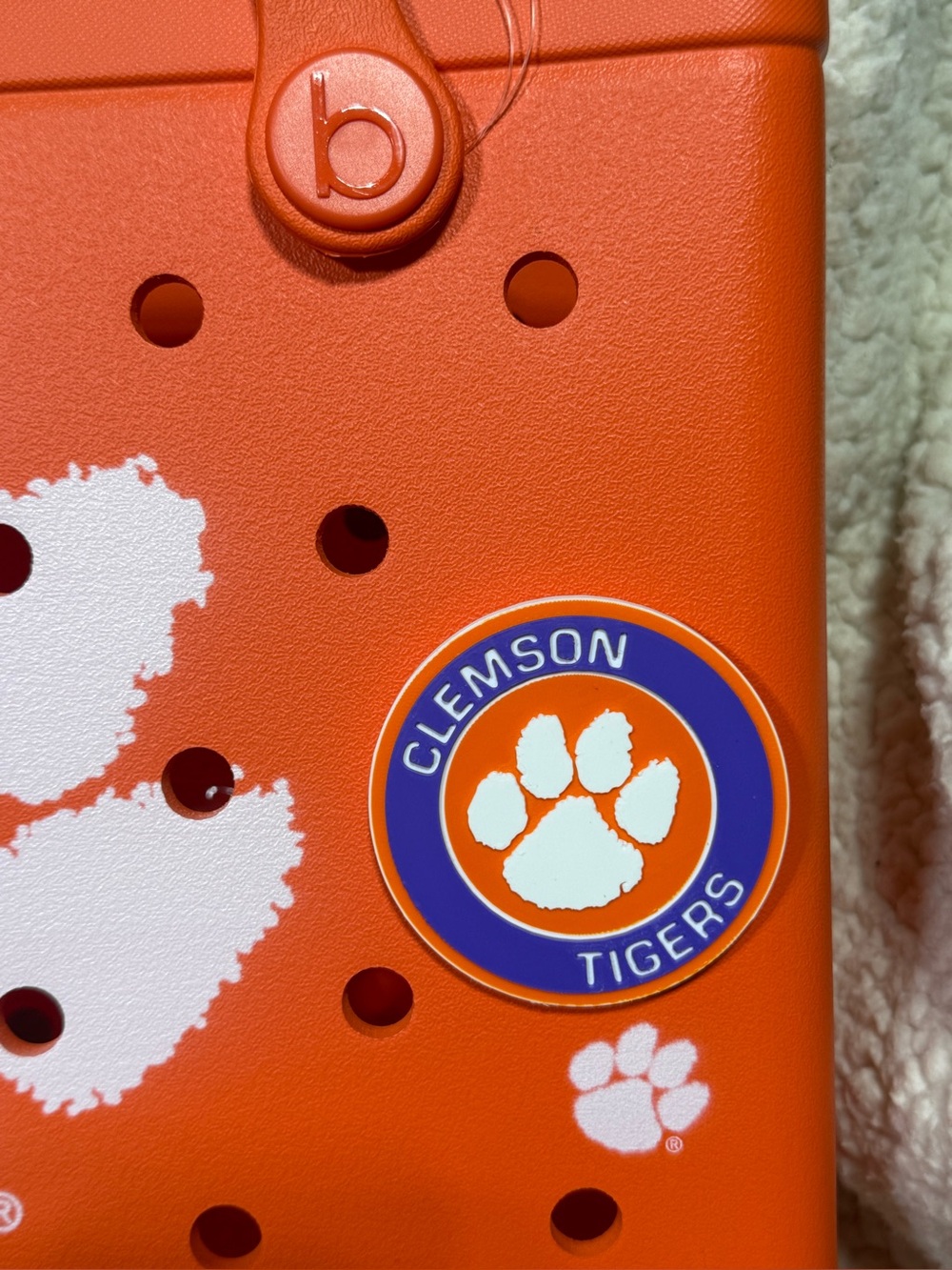 Clemson Tigers Fanatics Baby
Bogg Bag Orange White Paw Charm Beach Game Day NWT - Picture 10 of 10